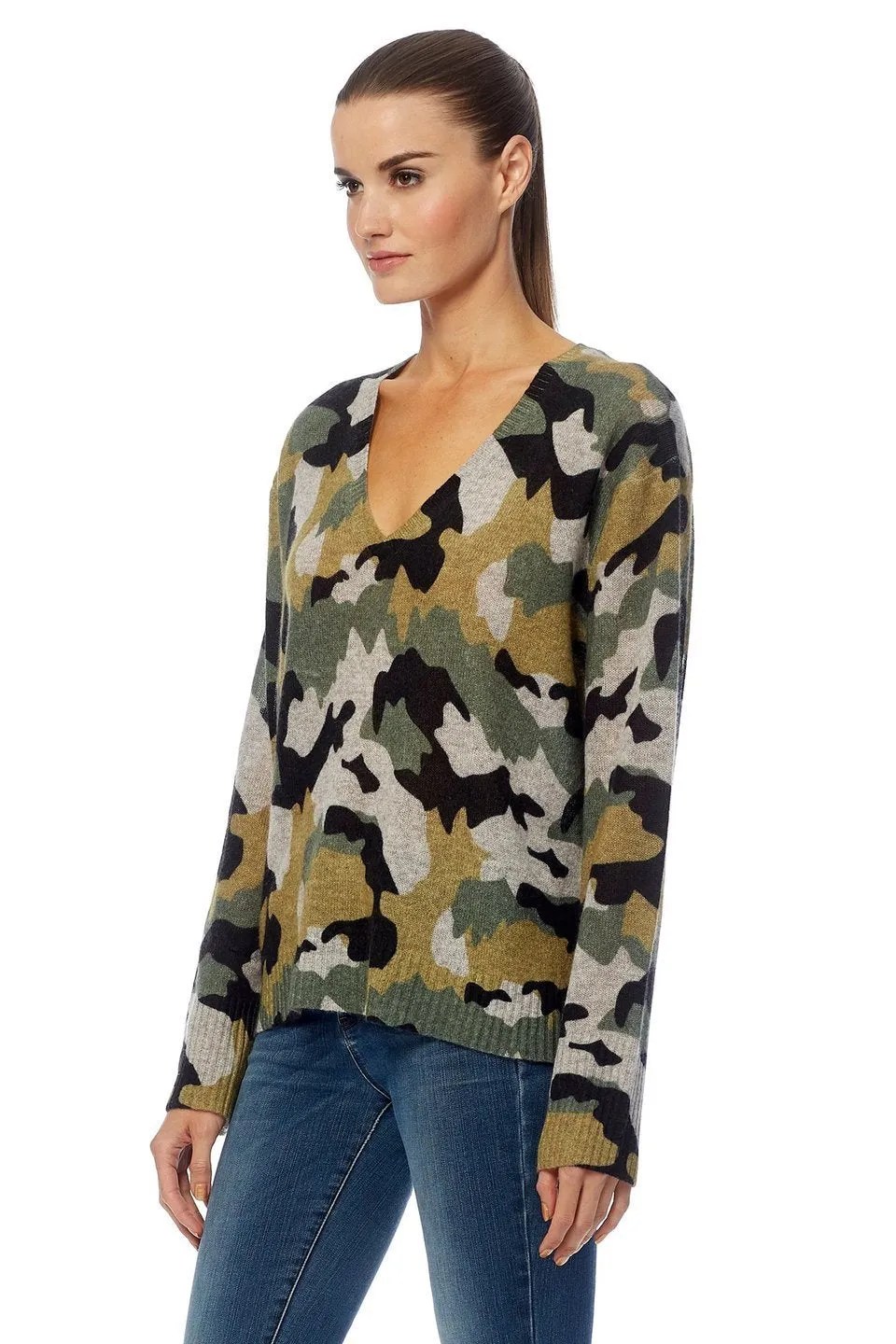 360 Cashmere - Kim Cashmere V-Neck Sweater in Light Heather Grey/Camo