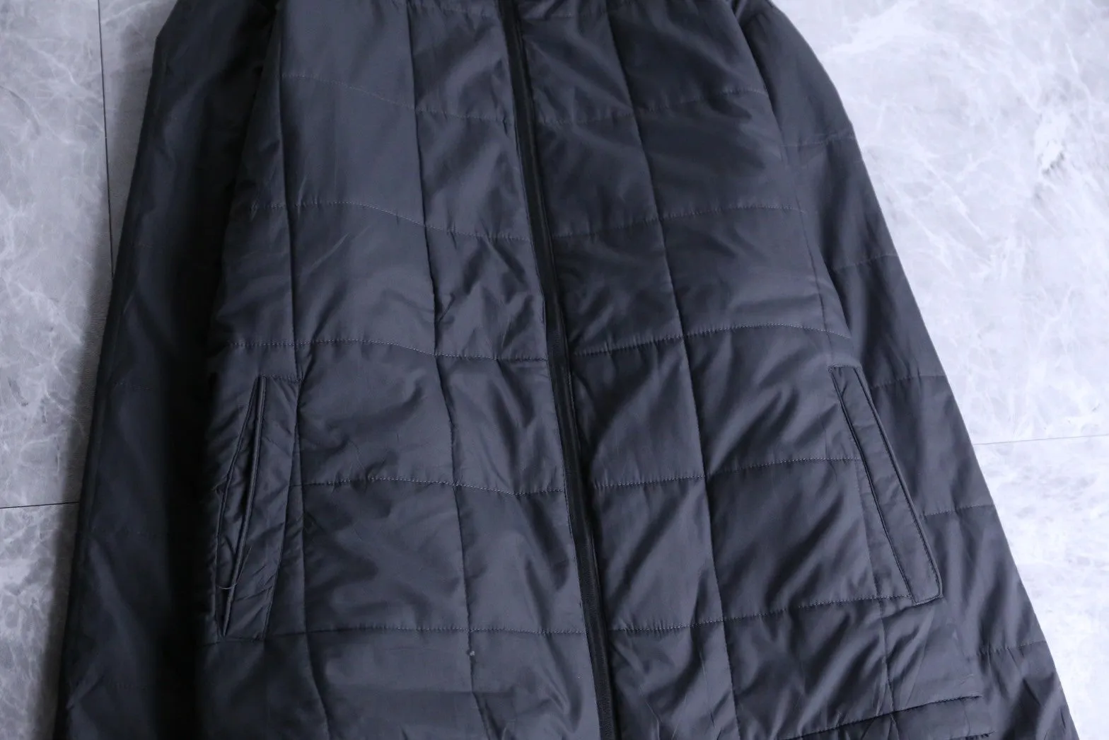 “Calvin Klein”black color pocket quilted jacket